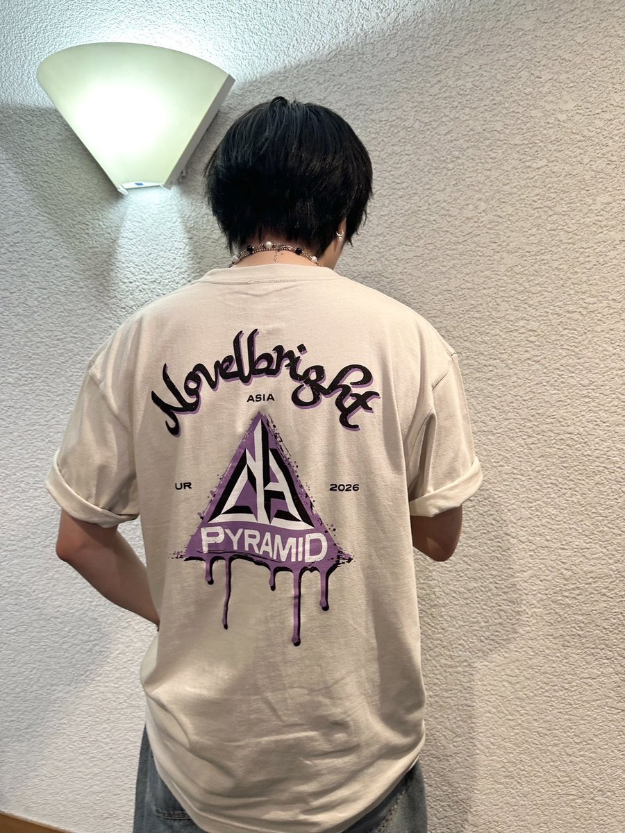 NOVELCITY_jp's tweet photo. Novelbright ASIA TOUR 2026
〜PYRAMID〜

GOODS -Yudai ver.-
@yudai_vo 
 
※XLサイズ着用 https://t.co/C2Y3mCXBXw