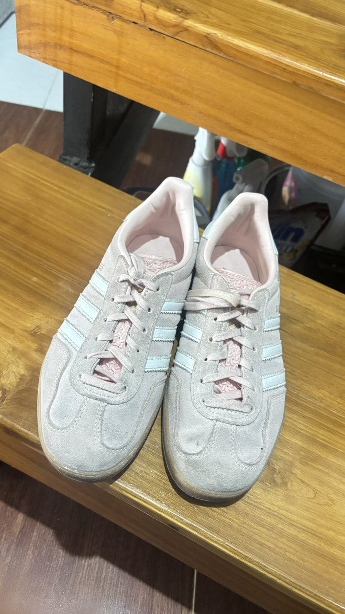 ctyl____'s tweet photo. wts sepatu adidas gazzele baru dipake 3-4 kali 
price 1,4
dom bandung https://t.co/mRGwUhcdgC