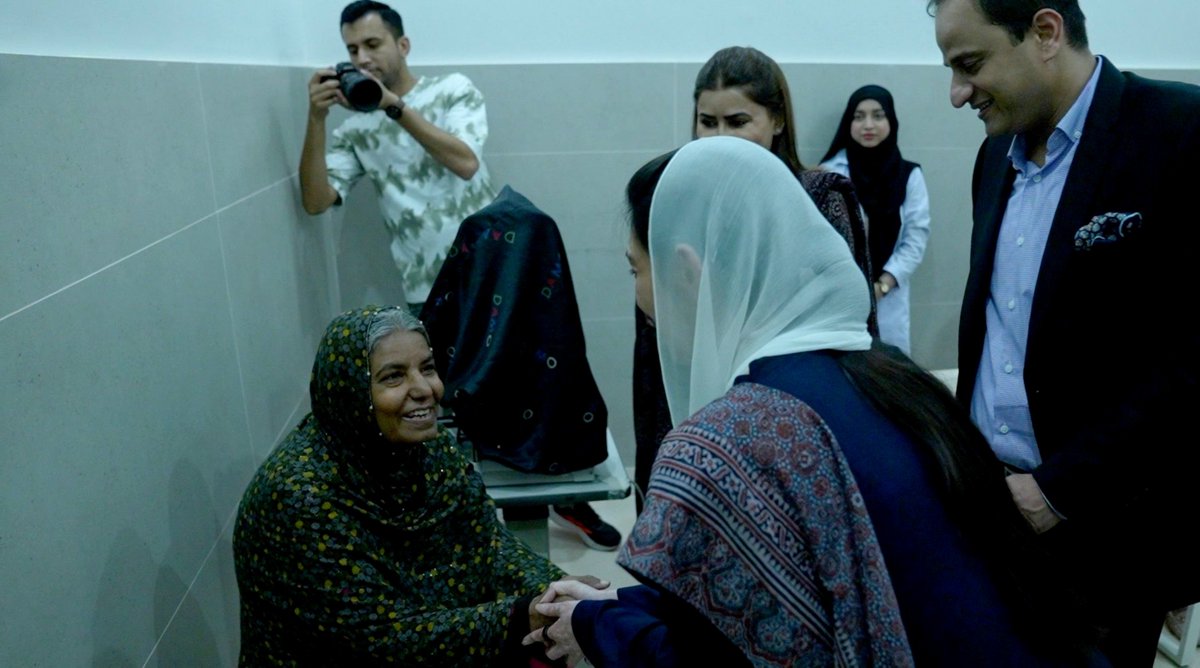 MalikShehbazK's tweet photo. Leadership is about being among the people. @AseefaBZ took the time to connect directly with women patients at Spencer Eye Hospital in Lyari, bringing smiles and reassurance as they receive free, world-class eye care.
Mayor KHI @murtazawahab1 and PPP leader @ShaziaAttaMarri were also alongside her. @BakhtawarBZ