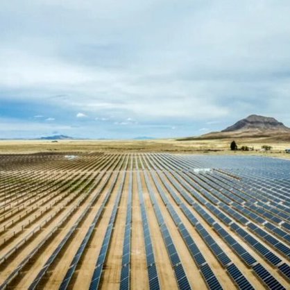 StockSavvyShay's tweet photo. $TSLA signs a long-term deal to buy 90% of a 509 MW solar and 360 MW battery project in Arizona.

The KKR-backed facility is expected online in 2028 as AI data center growth tightens U.S. power markets. https://t.co/hxKpyAF3U7