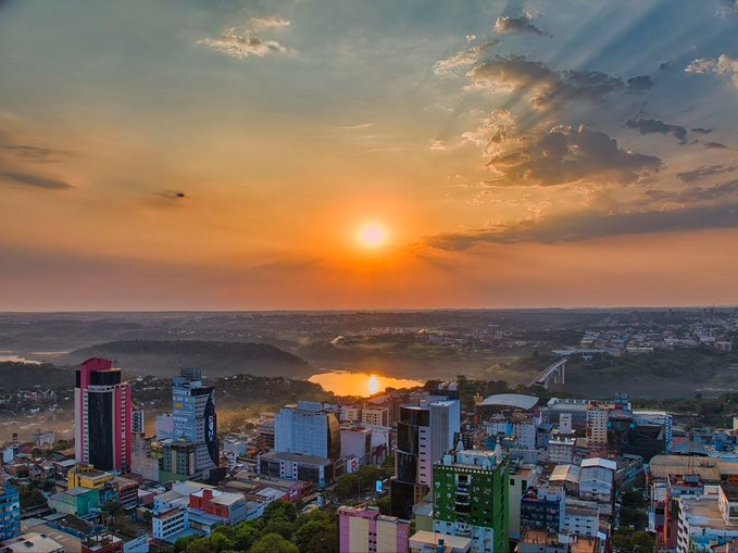 santiagasu's tweet photo. 💪🇵🇾Demanda inmobiliaria en CDE creció 300% en el último año según CEO de Century 21
📍El auge responde a una etapa de maduración del mercado que comienza a replicar el proceso de expansión que experimentó Asunción años atrás

https://t.co/XL7cQ0qqt4 https://t.co/2KkDSEg7AF