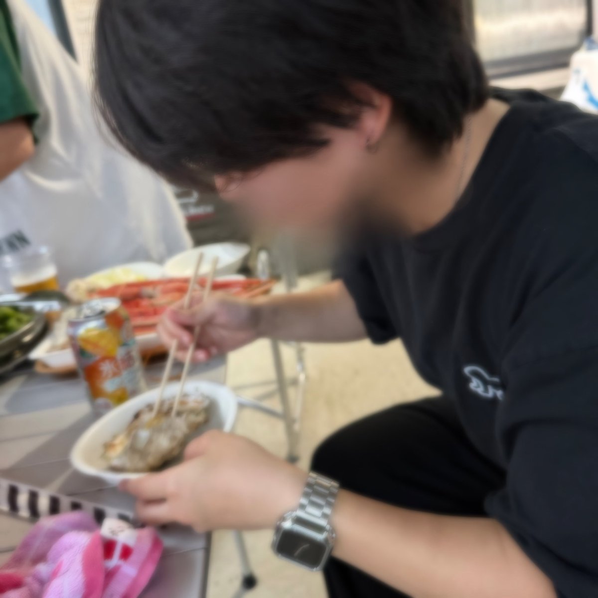 riii_00R's tweet photo. 私の家族と彼女でBBQ❕

たくさん飲んだね〜〜🍻 https://t.co/Q74CovR9qe