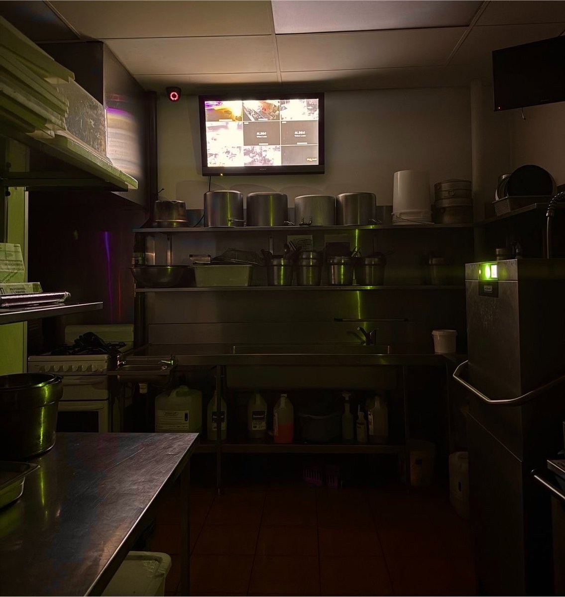 zinsmnia's tweet photo. ☽ ☼
 this after max convinced luis to break into the school kitchen for midnight snacks, sneaking kisses along the way and hushing themselves at any noise.

(they were caught) https://t.co/F2rXkN8sL5