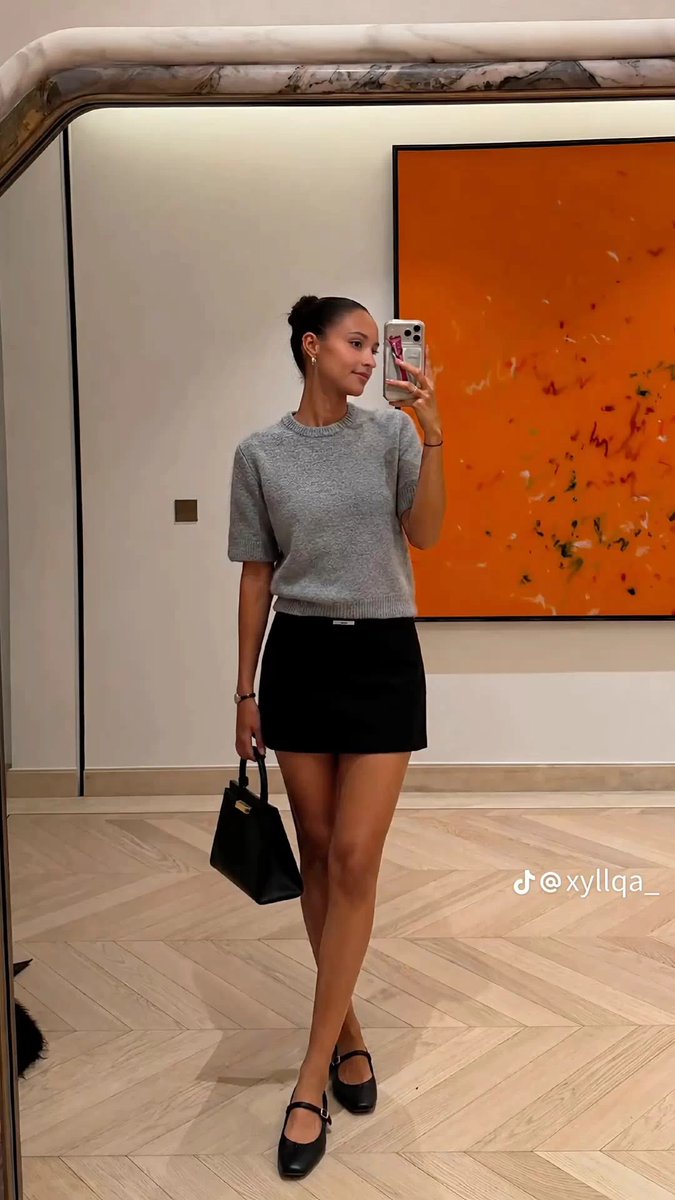 Diorgirlx's tweet photo. daily outfit check https://t.co/rH3w5zbIuu