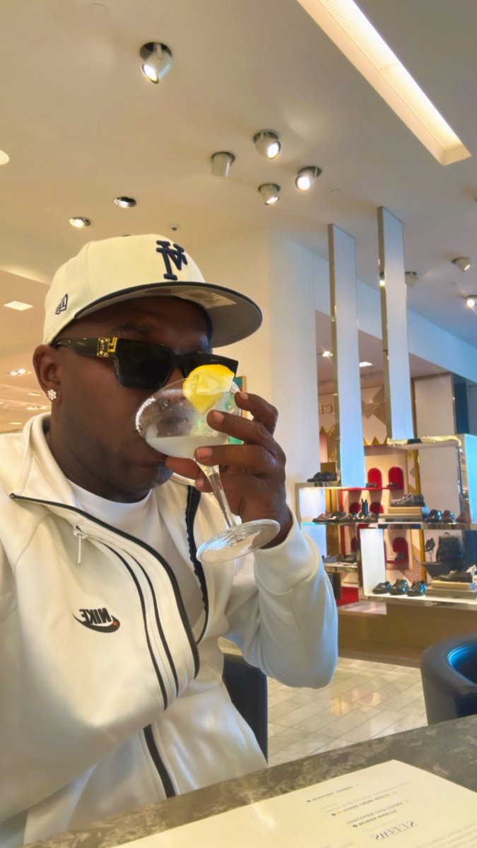 livewiremotion's tweet photo. 🍸 😎 Lemon 🍋 Drop while i Shop https://t.co/EDNew5xXG0