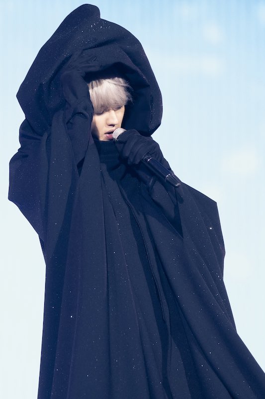 pevmgj's tweet photo. 2024年

11月16日Nissyがツアー初日にサプライズ金髪で登場

12月14日山田涼介がツアー初日に金髪で登場

12月18日Nissyがピンク髪で登場

12月19日山田涼介がピンク髪で登場

今回のライブの件といい、この時からNissyのことリスペクトしてるんだと思ってたけど、偶然らしくて運命的な何かを感じてる https://t.co/4T54b4GeMC