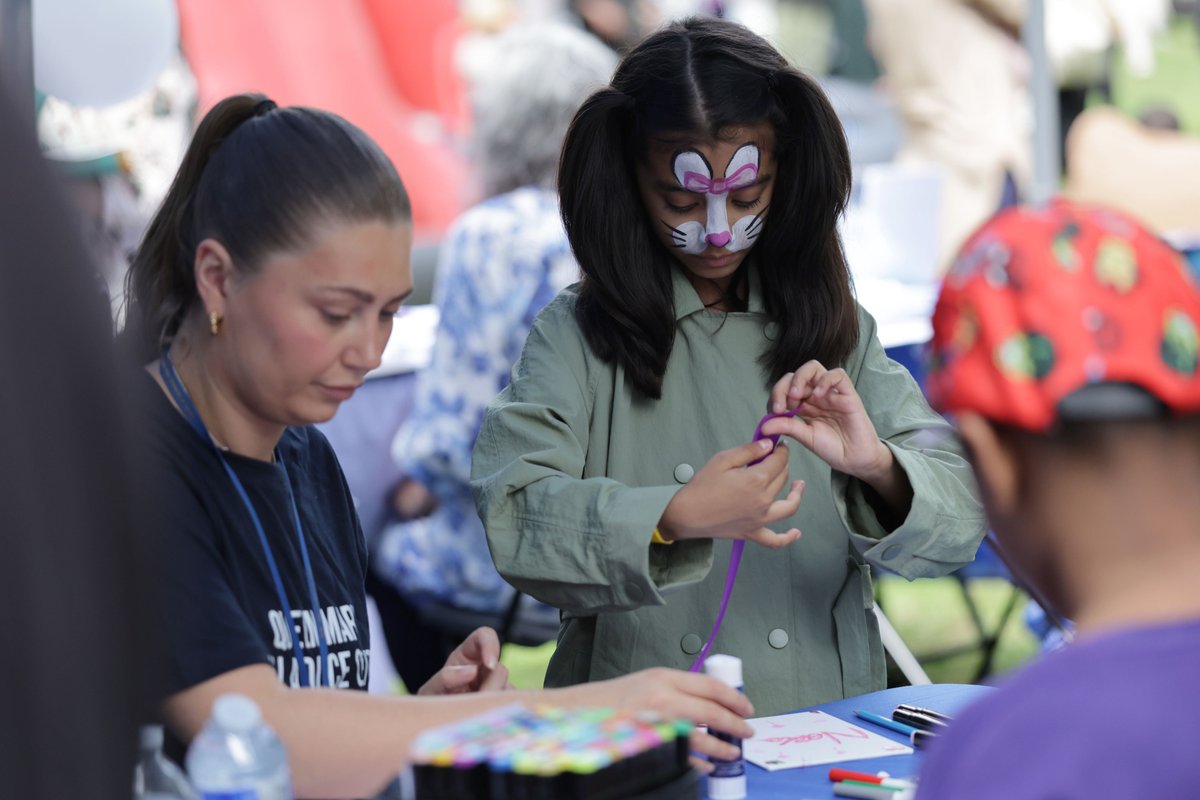 TowerHamletsNow's tweet photo. There's plenty to enjoy this week through our Summer of Fun programme, including a fun day at Mile End Children's Park, learn football skills at Samuda Youth Club, theatre in @VickyParkLondon, &amp; Lego Build the Change at Idea Store Whitechapel
What's on👉🏼 https://t.co/RgNCM44Tlz https://t.co/VBrg3reKjr