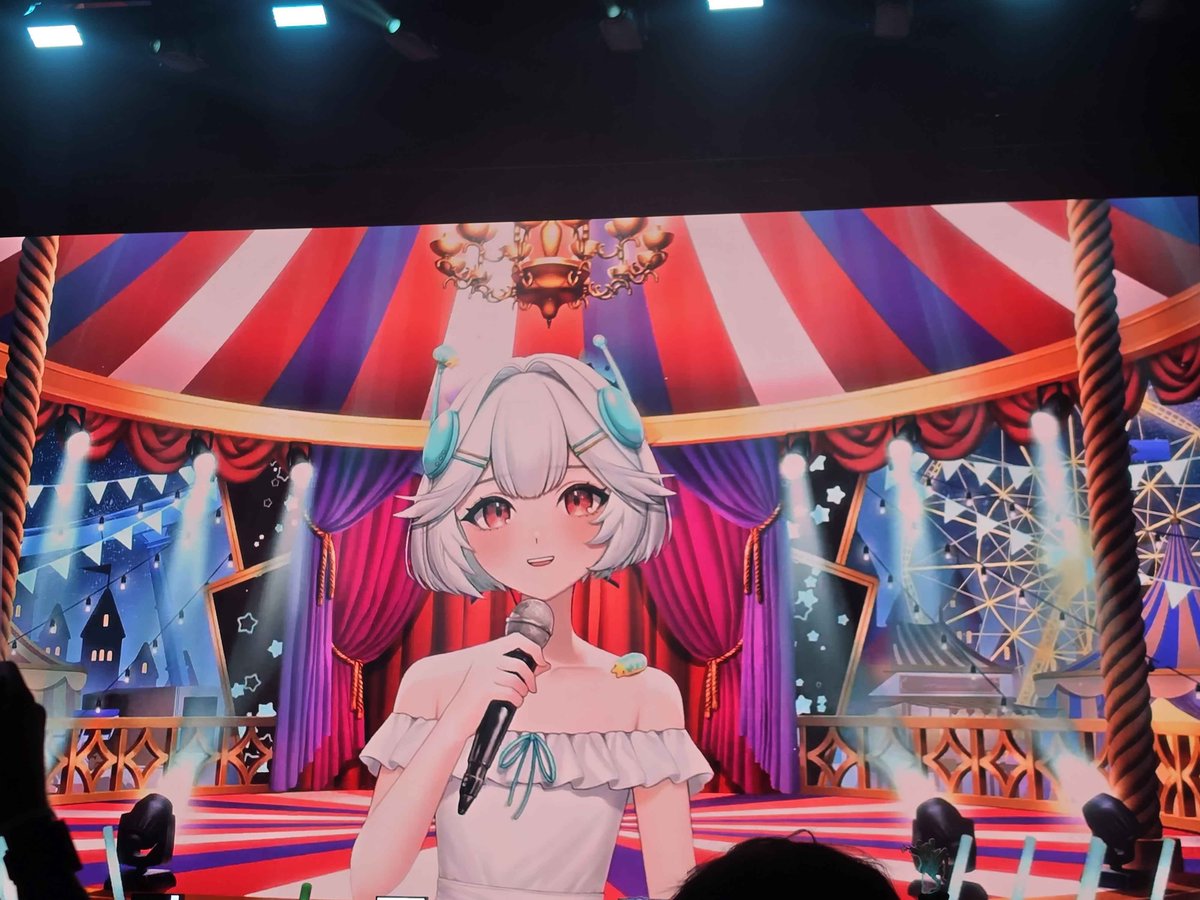 Pathf1nderSteve's tweet photo. Ellie was the reason why I attended Offkai2026. It was surreal to witness Ellie sing on the big stage. I kinda went a little too hard cheering at Dazzling Showtime, jumping and waving my light stick and lost my voice before the Meet and Greet.
#OffkaiGen5 https://t.co/Ng4PN9qk7n