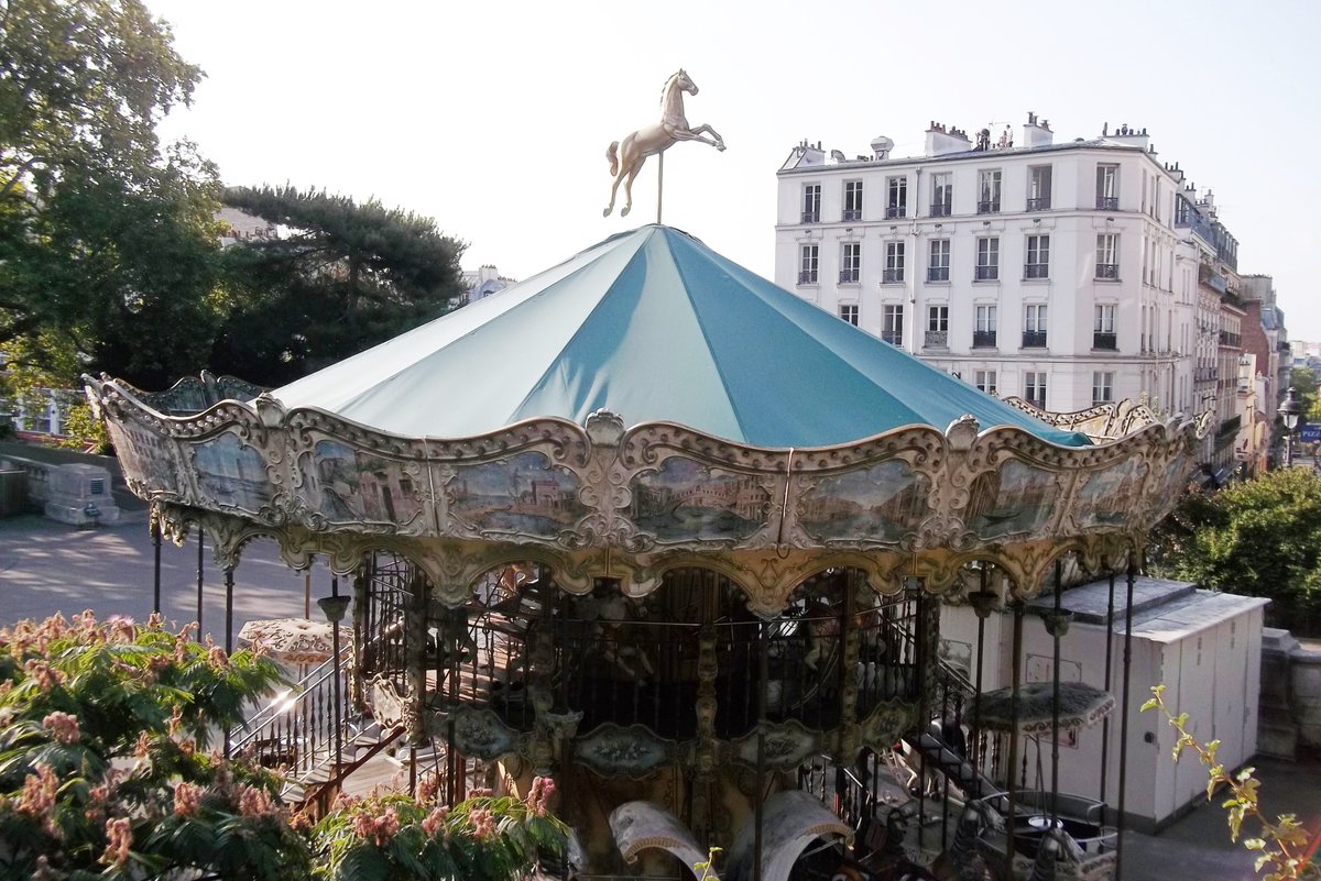 ThomasBartels83's tweet photo. Unterwegs in Paris ๐
๐๏ธ๐ผ๐ซ๐ท๐๐ณ๏ธ๐ฑ๐ ๐ฅฐ๐ธโ๏ธ๐๐โจ
Am Fuรe der Basilika Sacrรฉ-Cลur in #Montmartre steht das inzwischen รผber 100 Jahre alte #Karussell von "Saint-Pierre" ๐
Auch als: โLe Manรจge de Saint-Pierreโ bezeichnet ๐
#Paris #Paris2026 #Carousel #ThomasBartels https://t.co/wJUstLb67l