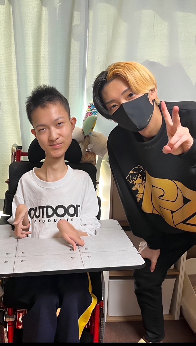 Manato_200373's tweet photo. 『ヒカルさんとはまだ会いたくない』

そう言うと
驚かれるかもしれない

「コラボしてほしい」
「早く会ってほしい」

そんな声をたくさんもらえて
本当にうれしい

でも今の俺は

憧れの人に会うんじゃなく

“胸を張れるまなと”

になって会いたい

その時に

「あの時会わなくてよかった」

そう思えるくらい

もっと結果を出して
もっと大きくなります♿️🍨