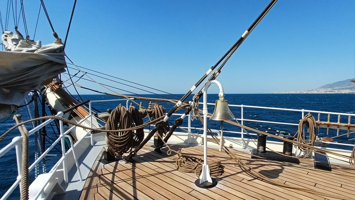 oceandatalab's tweet photo. Sailing from Málaga to Brest aboard the Clipper Stad Amsterdam! Crossing the Strait of Gibraltar, we’re using #OVL portal to explore @CMEMS_EU  currents, #Sentinel3 SLSTR SST and OLCI Chl with passengers &amp; crew. Explore more data on #OVL portal: https://t.co/j5te49jyKo https://t.co/5D6NYKiEvq