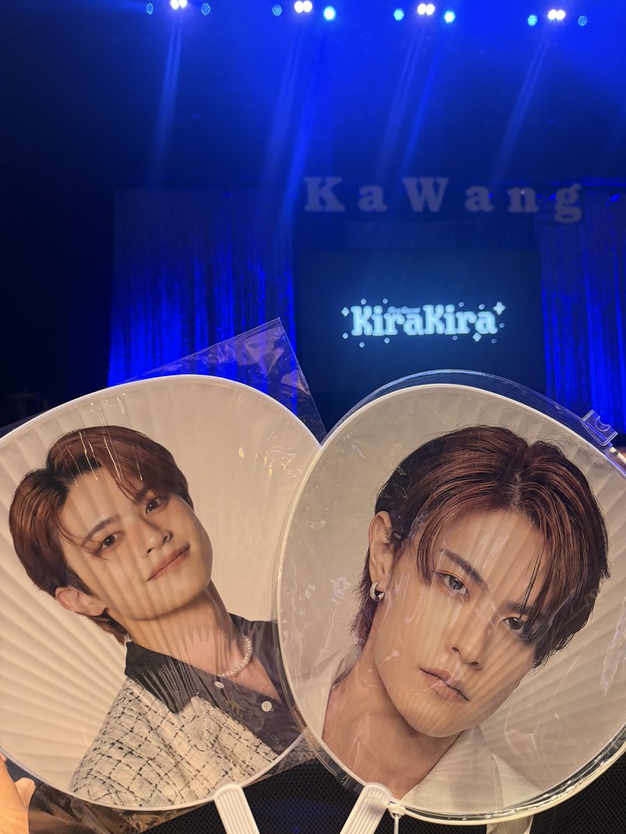 Donchan_1013's tweet photo. kawang 1stコンサート昼の部最高でした😆✨
曲名は夜の部もあるので伏せますが推しのJuniはかっこよくて滅でした笑

そしてなんだか今日は慎之介くんのソロ曲がとても心に響きました。
西城秀樹さん喜んでるんだろうなと思うと涙が😭

アンコールでハイタッチも全員とできました💕💕

大好き💕
#kawang https://t.co/xDj6BZLt8Y