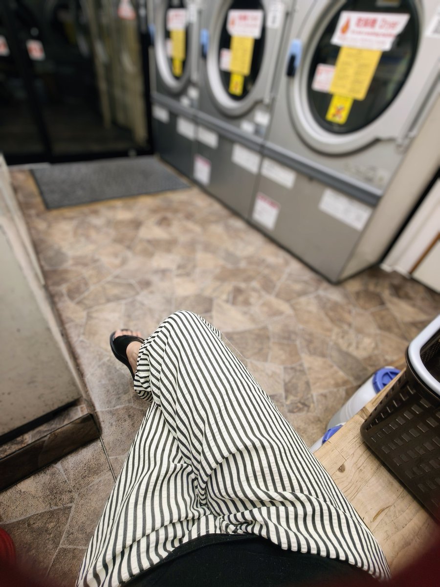 Burcanillo's tweet photo. やっと毛布を丸洗い…🛌

コインランドリー行かないし、
家のは乾燥機のない洗濯機なので、
クールダウンなるものの存在を失念して待ちぼうけるの図

#コインランドリー https://t.co/zm3RzXoVhO