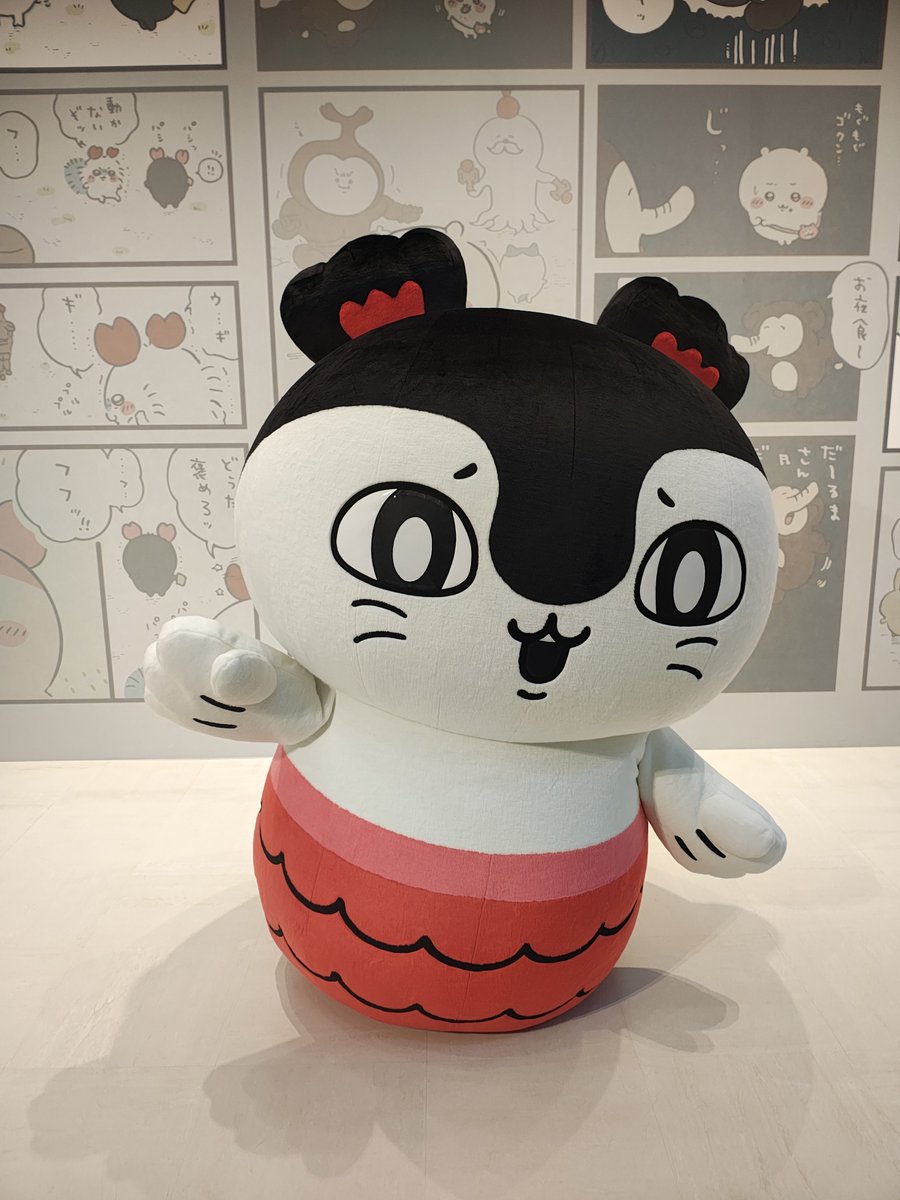 hweoj's tweet photo. ちいかわパークでミニゲームのクッションは手にはいらなかったけど推しのハチワレとセイレーンに会えてハッピー！

むちゃうマンも来てくれたし、ちいかわパーク1周年に来てよかった…！ https://t.co/m5TN94WtmG