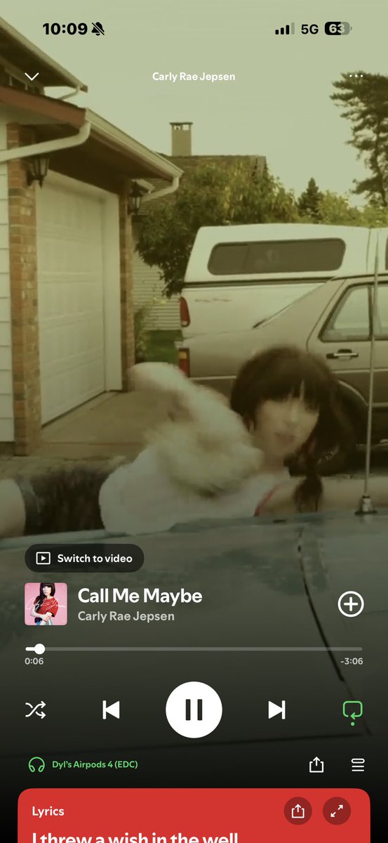 DyIbog's tweet photo. listening to a #RealBanger this fine morning https://t.co/sPZSRVYGBG