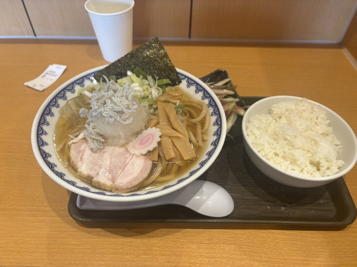 yagiyagisugu's tweet photo. 鴻巣
次念序
冷かけ
しらすおろし
茗荷
ライス

時間的にどこも行けないから
久しぶりに
一口目からしょっぱいが、
締めのライスを入れたら
丁度良かった
美味かった(*'▽'*) https://t.co/AjHxPZXxed
