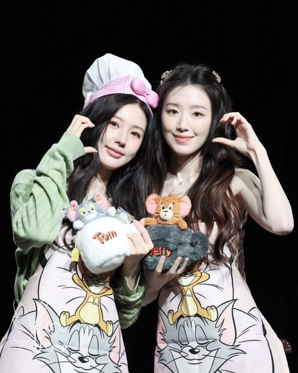 formyloveangel_'s tweet photo. 260726 [미연] [슈화]

🐰🐺TJ’s kitchen👩🏻‍🍳

#아이들 #idle
#미연 #MIYEON
#슈화 #SHUHUA
#We_made #Gimme_Dat_Love https://t.co/vEmEWoag4G