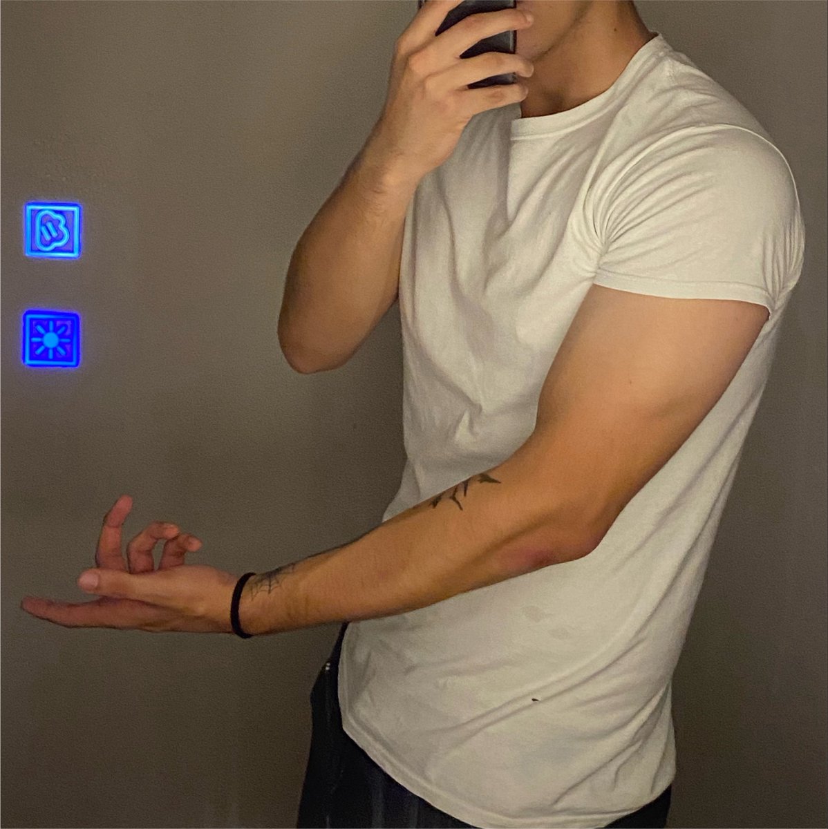 QuickFlashyyy's tweet photo. ostias https://t.co/JxgHQrMzWE