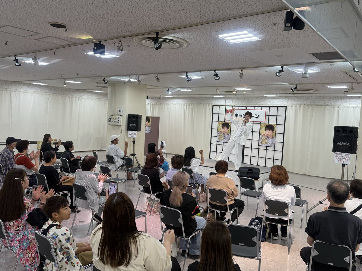 bunkadogakkiten's tweet photo. 8月5日ソロメジャーデビュー🎉 
 #関義哉 さんのリリースイベント•*¨*•.¸¸♬︎✨️
はじめまして方♡⃛、元新選組リアンの頃からのファンの方♡⃛も ご来場ありがとうございました🤗  
ソロでも高みを目指して頑張ろー✊🏻🔥  
皆さま 応援よろしくお願いします‼️✨
#神さま反省しています https://t.co/jQ5kebT1sT