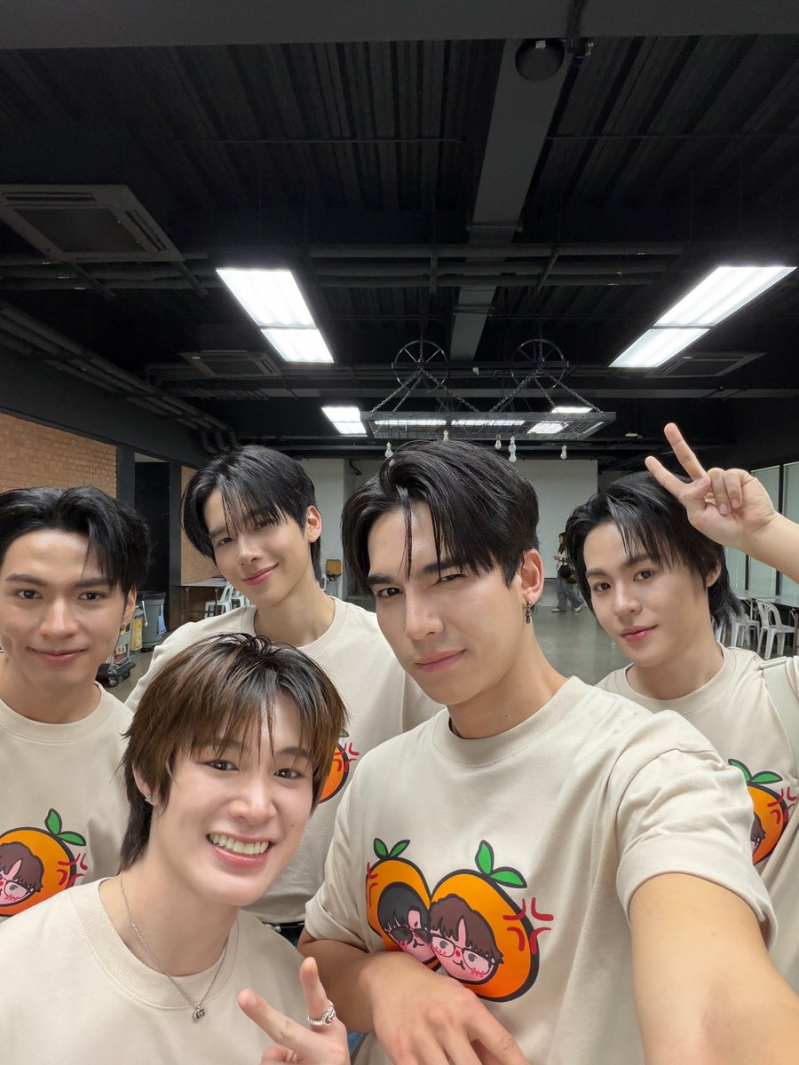 mmaxmaxxxx's tweet photo. สำหรับวันนี่เรียบร้อยแล้วววว 🙌

YOUR THIRD PRESS TOUR
#ที่สามของเธอมาเดินสาย https://t.co/WvgzDlix5d