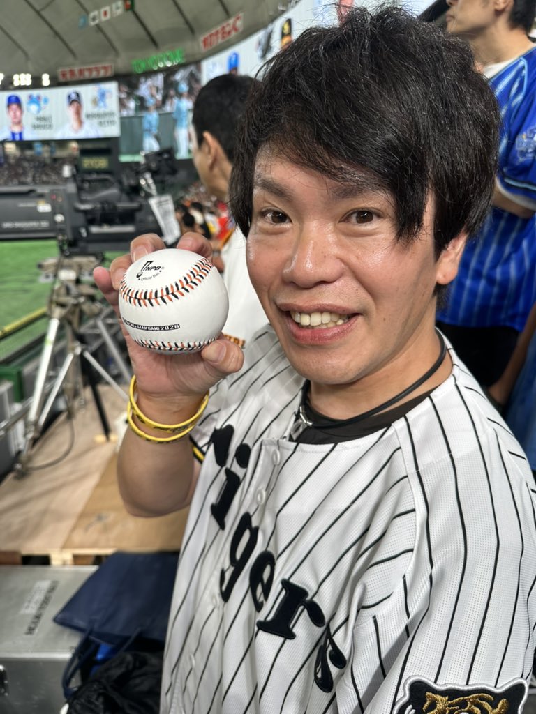 teruDT's tweet photo. マナブ兄さんが清宮選手のホームランボール取ったぁぁぁぁぁ！

＃ホームランダービー
#マイナビオールスターゲーム2026 https://t.co/8XSJqBuBgi