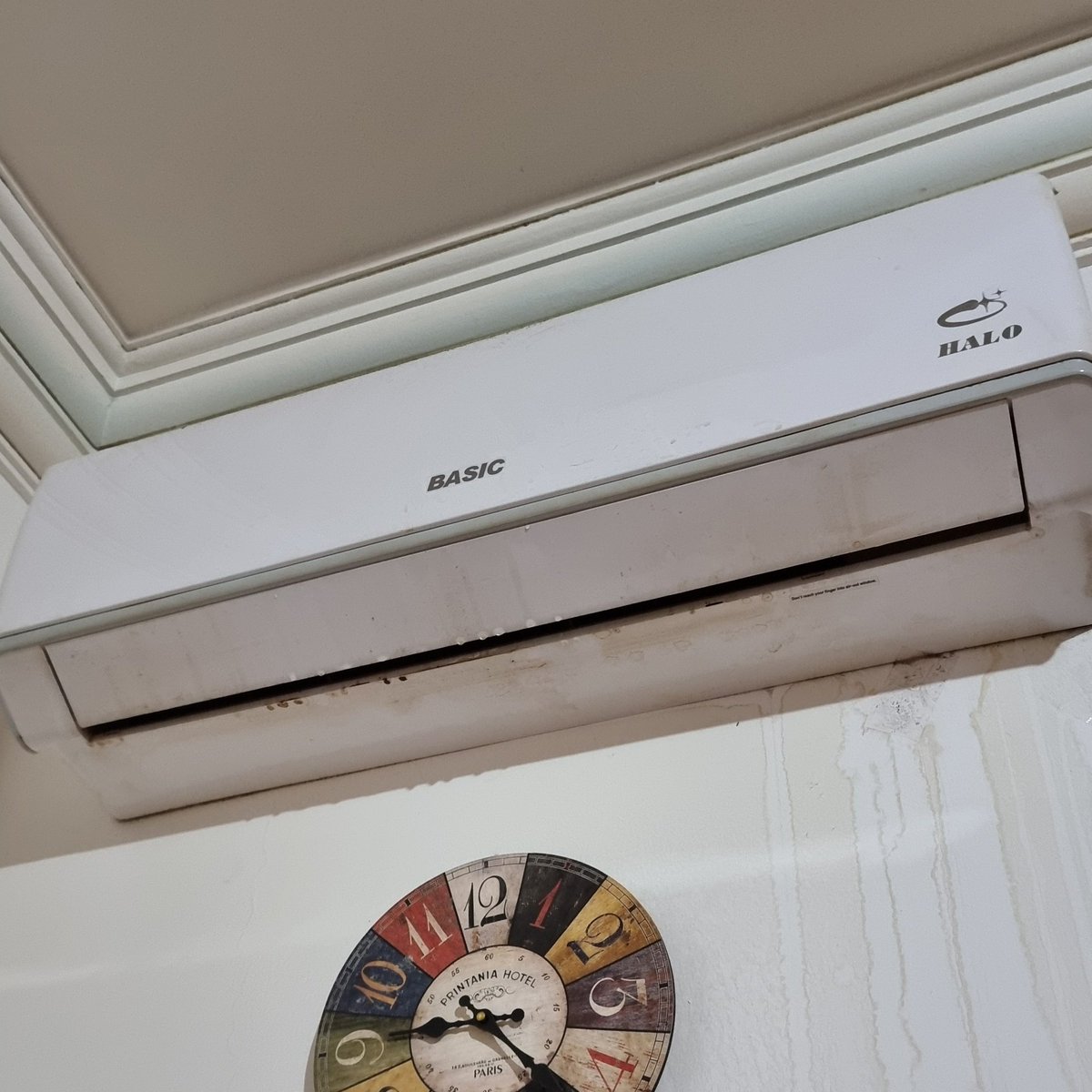 GhadaRushdi's tweet photo. Thanks for the month and half or so where you stopped dripping water, it came out of no where and it was much appreciated! Welp, I guess back to using the fan now 😬 https://t.co/XIcq5Um5oc