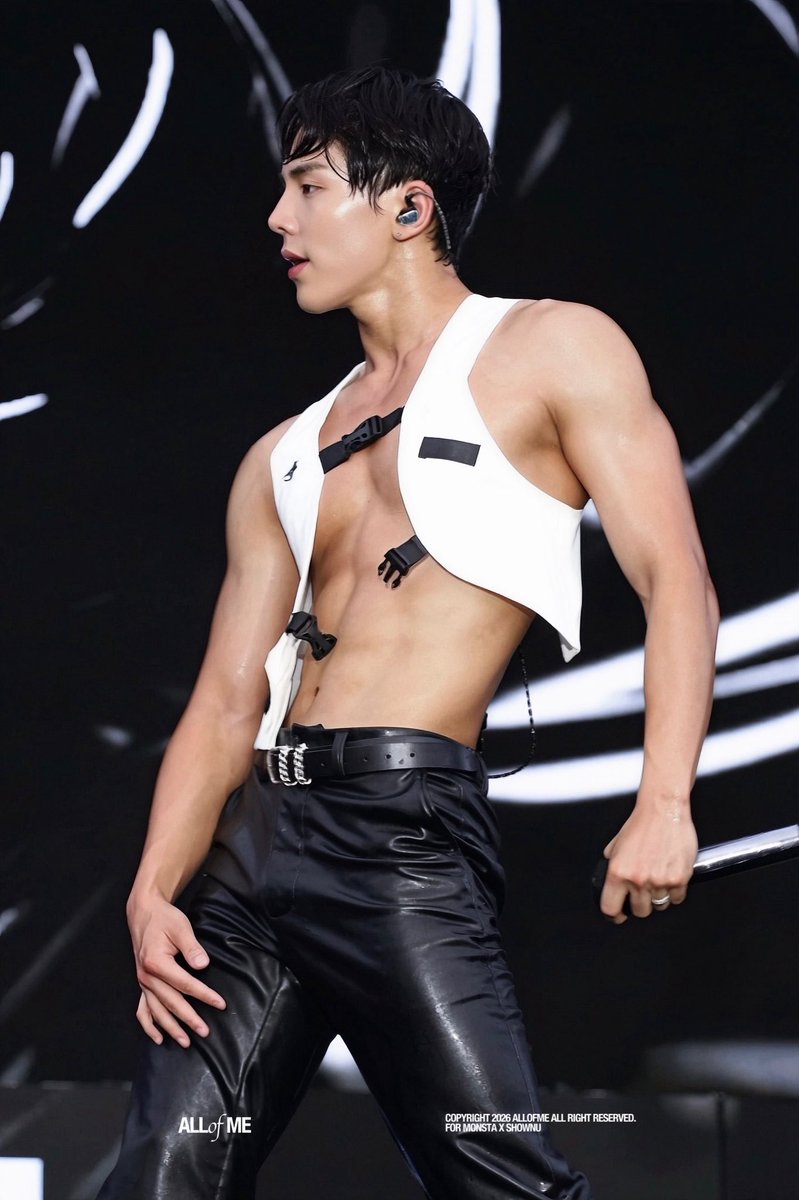 ALLOFME_SHOWNU's tweet photo. ▫️260725 워터밤 #셔누 #SHOWNU 
그림으로 그려달라고 해도 이렇게는 못 그릴 것 같아 https://t.co/a32jGJntD6