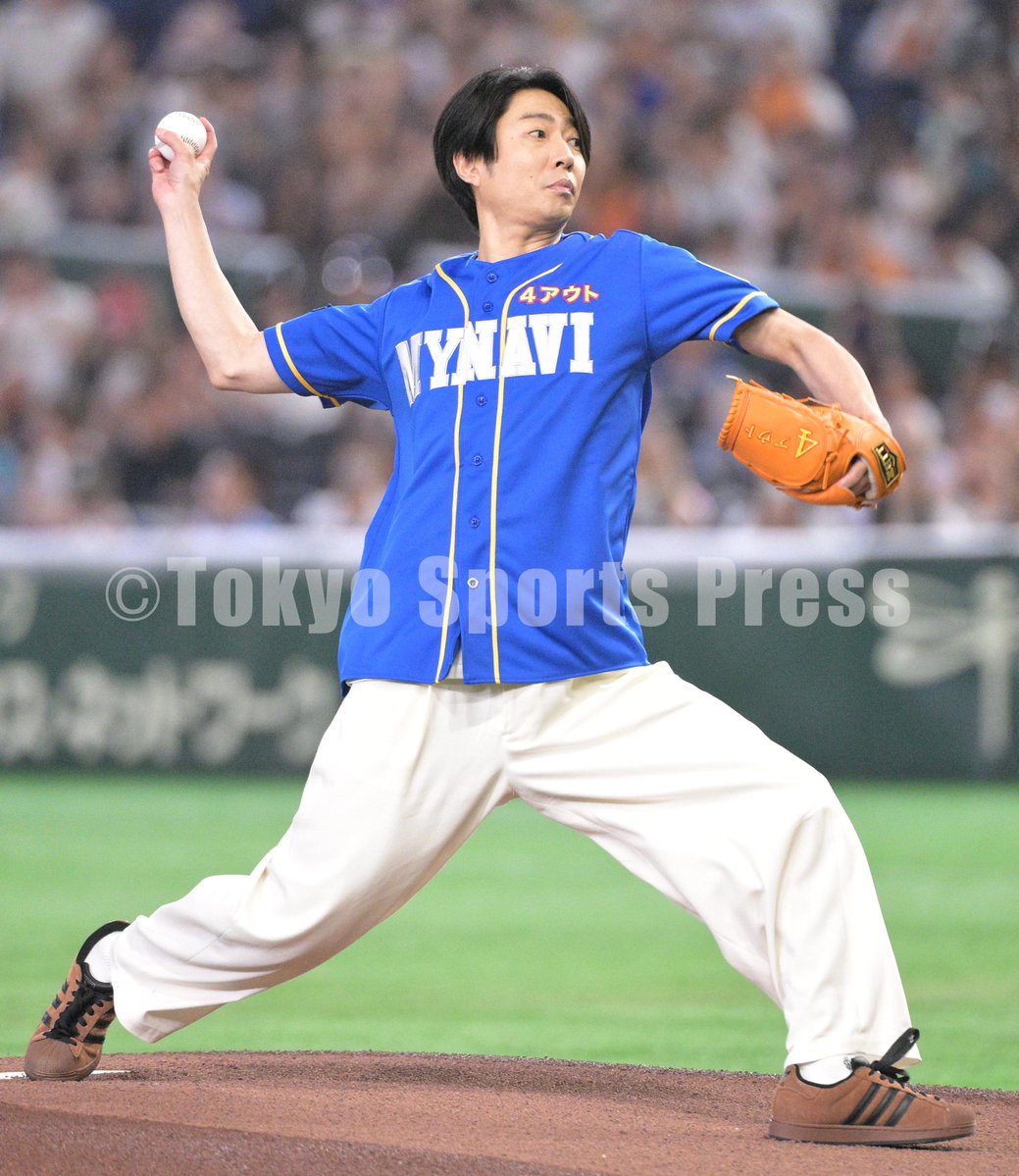 tospophoto's tweet photo. 【プロ野球オールスター】2026年7月28日

始球式 ＃相葉雅紀

＃マイナビオールスターゲーム2026 #東スポ https://t.co/j1h3VjZttB
