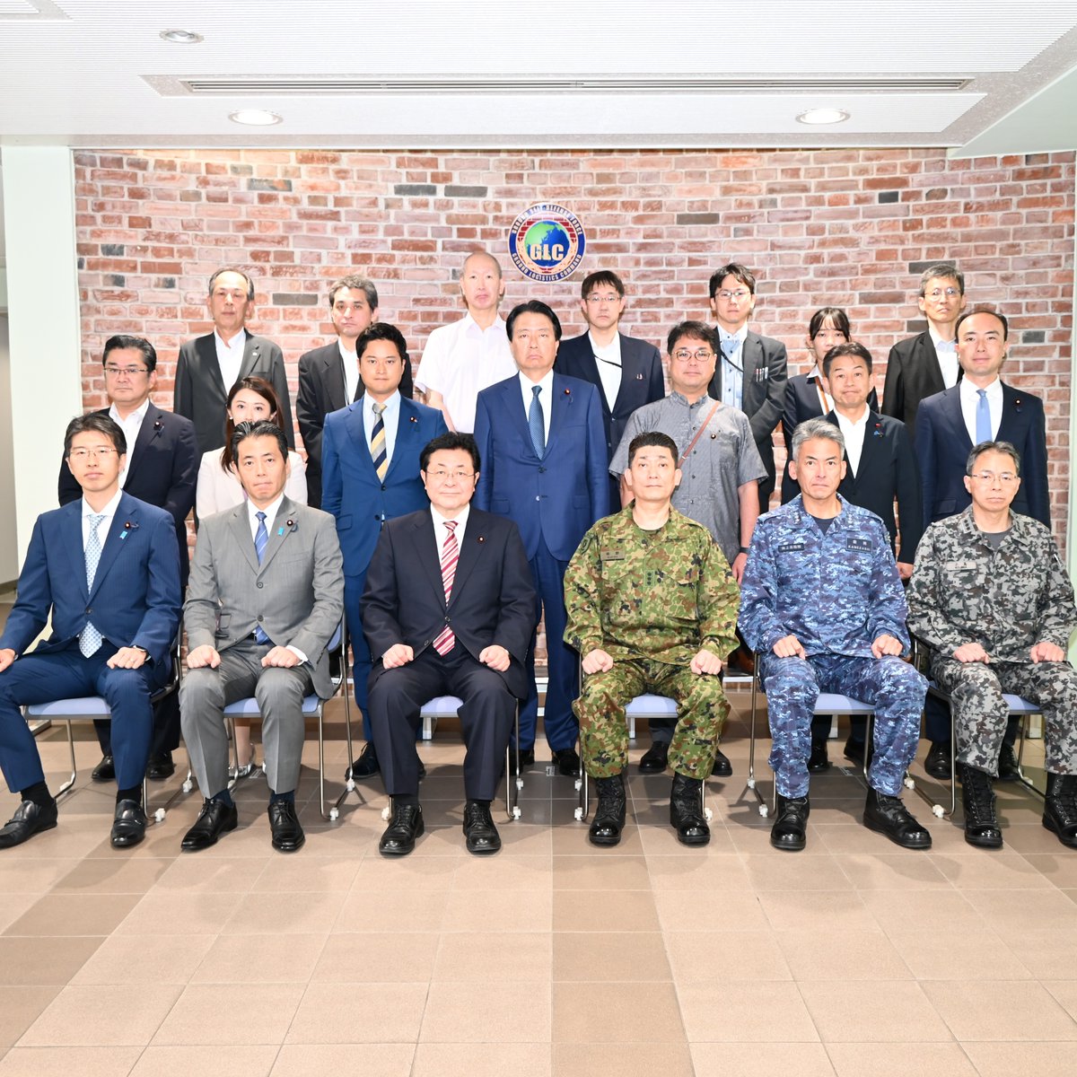 a_nishimura_716's tweet photo. 【2026年7月】
衆議院安全保障員会（委員長）視察 その2
国の安全保障における防衛等の実情調査のため、防衛装備庁防衛イノベーション科学技術研究所、陸上自衛隊十条駐屯地補給本部、東京地方協力本部渋谷募集案内所、陸上自衛隊教育訓練研究本部を視察しました。
#西村明宏 #西村あきひろ https://t.co/hNdpjtodbq