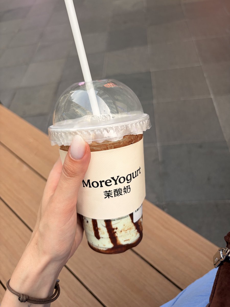 FrainNovak's tweet photo. more yogurt, Shanghai 
#dingyuxi https://t.co/l87vNeED3F