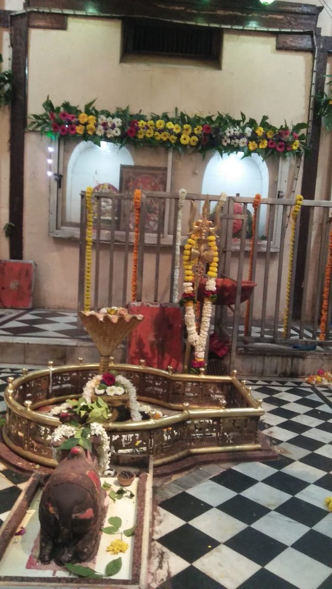 SG_HJS's tweet photo. 🚩 महाराष्ट्र मंदिर महासंघाच्या सातत्यपूर्ण लढ्याला मोठे यश!

कोट्यवधी रुपयांची मंदिरांची जमीन बिल्डर लॉबीच्या घशात जाण्यापासून वाचली. 🙏

सोमेश्वर संस्थानची तब्बल रू ५० कोटींची जमीन अवघ्या रू ९६० मध्ये हस्तांतरित करण्याचा बेकायदेशीर आदेश अखेर रद्द झाला!

ही केवळ एका मंदिराची नव्हे, तर हिंदूंच्या श्रद्धेची आणि देवस्थान संपत्तीच्या संरक्षणाची विजयगाथा आहे!

#MaharashtraMandirMahasangh #TempleProtection #SaveTempleLand #HinduUnity #Devsthan

@punarutthana @mandirmahasangh 
@ReclaimTemples @TheSaveTemples