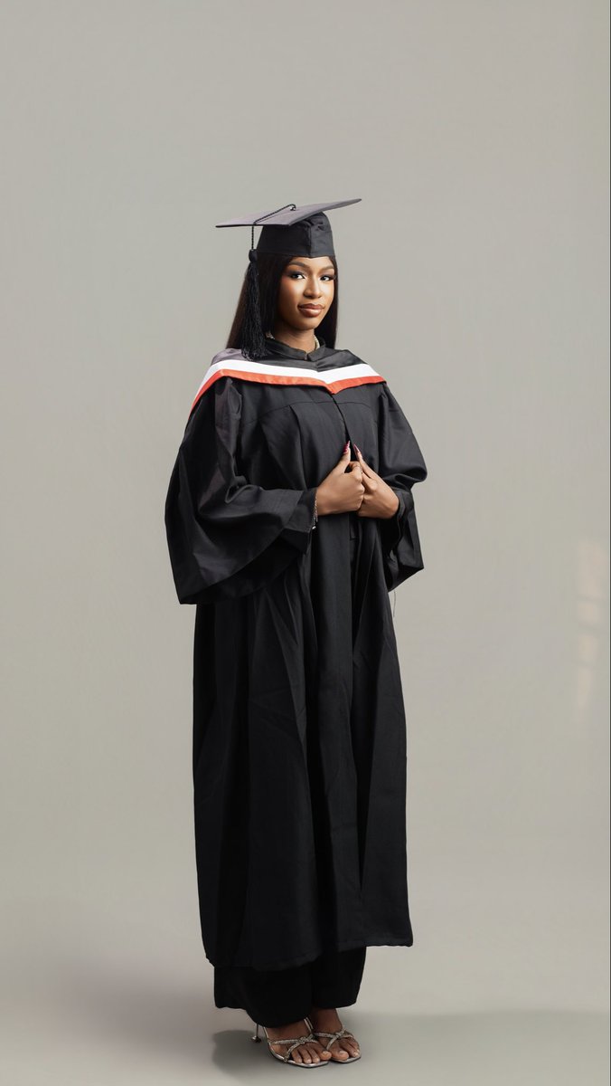 annahrobinson's tweet photo. A degree holder!

https://t.co/g3kPCt4edC (Hons) Software Engineering!🎓❤️

4.40/ 5.0 CGPA

So grateful to God https://t.co/fNz7PrC5BZ