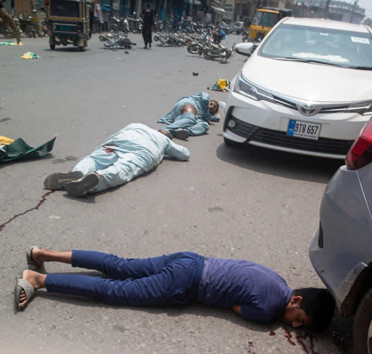 SaDar_WD's tweet photo. #Kashmirrightnow 💔 https://t.co/O1oFrifvSP