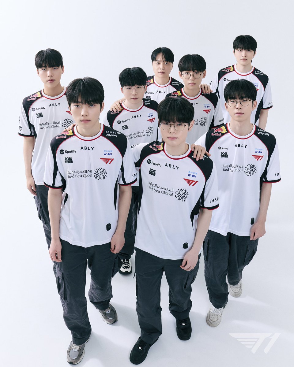 forSTAXx's tweet photo. 뭐임이거⋯⋯?
여자가 ㅈㄴ당황햇다. https://t.co/5HahDrr76w