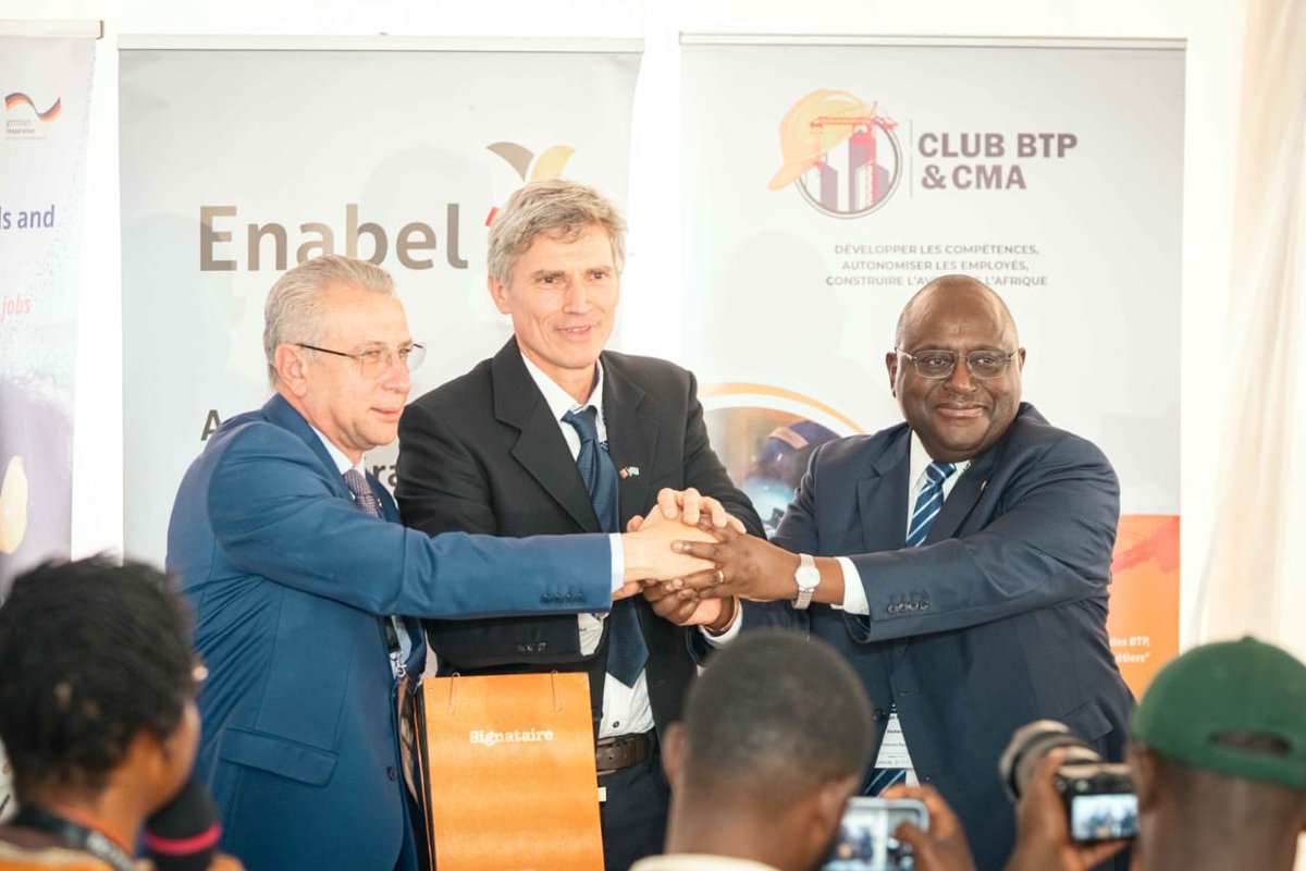 DannyDenof's tweet photo. À #DRCMiningWeek2026, un dialogue stratégique de #TEIOPVET et #EnabelRDC a mis en lumière le potentiel du #CorridorDeLobito pour créer des emplois. Deux accords avec #ClubBTP et @Rawbank_sa  renforceront la formation, les PME et l'insertion des jeunes. #ActForImpact #RDC https://t.co/qCbES9rJ3f