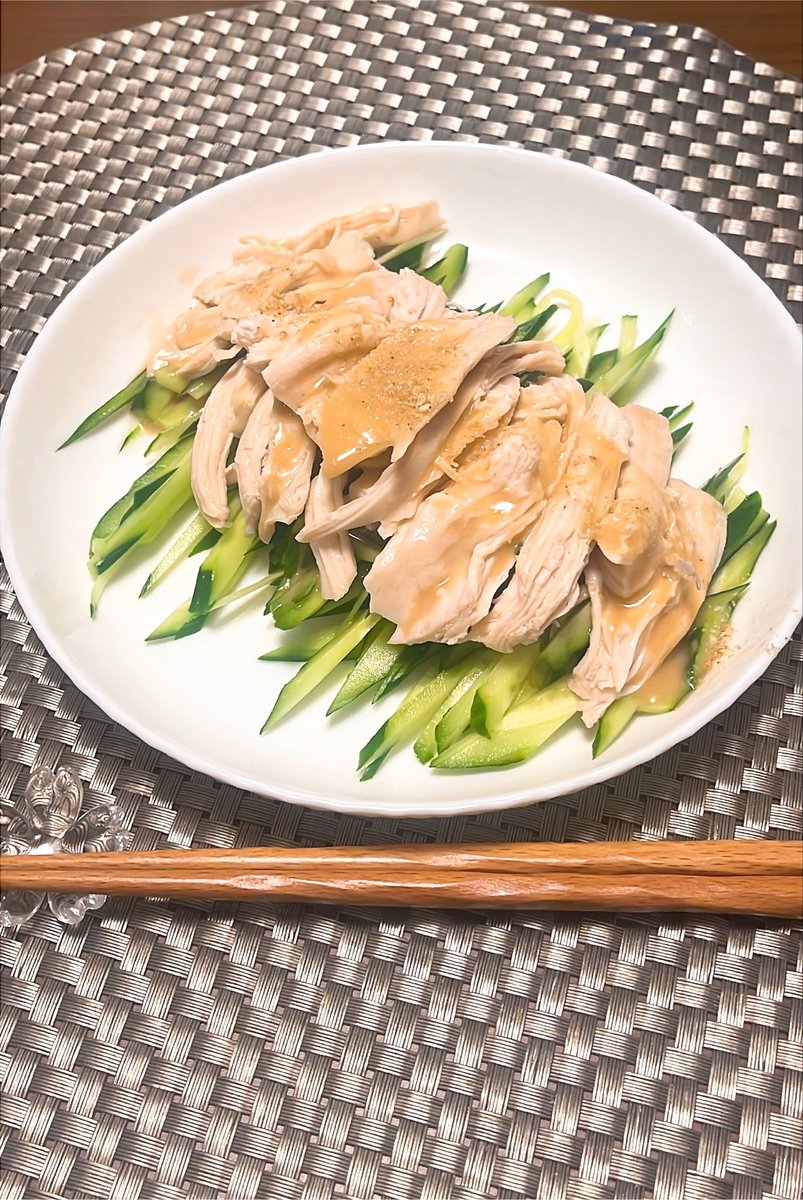 aramakijake490's tweet photo. 最近作ったもの
①棒棒鶏
②ピリ辛豆乳ツナキムチ蕎麦
③きゅうりカレー（長谷川あかりさんレシピ）
④野菜の焼き浸し

きゅうりカレーめっっっちゃ美味しい
炒めることであっさりした玉ねぎみたいな存在になりました https://t.co/tSNTrdNeLz