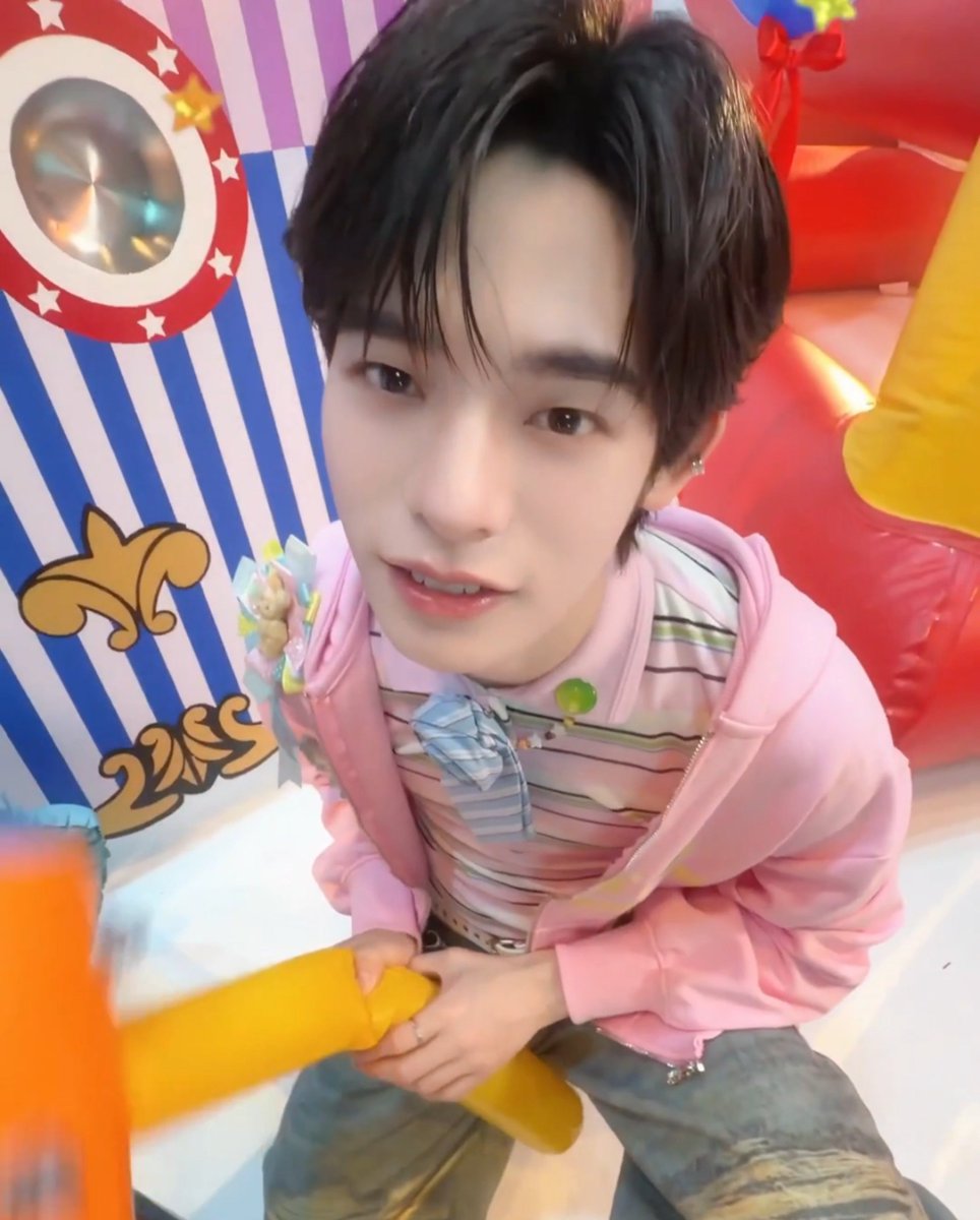 amnotsana's tweet photo. He's just a baby WDYM he's 23 https://t.co/RfBpGFYJXg