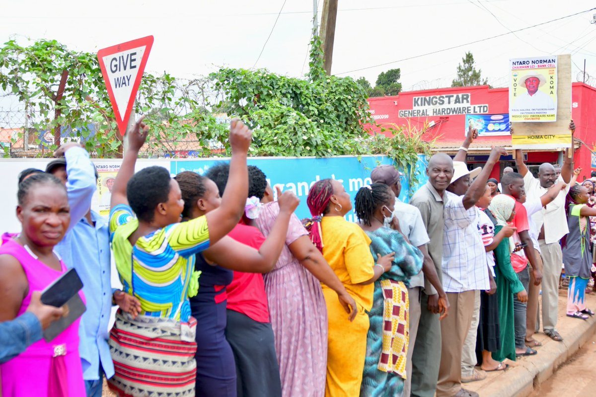 NRMOnline's tweet photo. HOIMA CITY: The NRM flagbearer, Norman Ntaro, has bounced back as LCI chairman for the third term of Bank Cell in Hoima City after defeating the Independent candidate, Julius Ayesiga.  
 
Ntaro won with 106 votes against Ayesiga's 40 votes. 

Chairman Ntaro said he wasn't suprised by the landslide victory, "because I worked for the prosperity of my people."