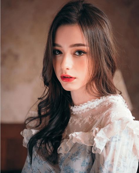 MRDEEPBLUE's tweet photo. Soft-lit portrait in delicate lacetimeless elegance with a modern touch
bqp https://t.co/KKq0ZiBf4X