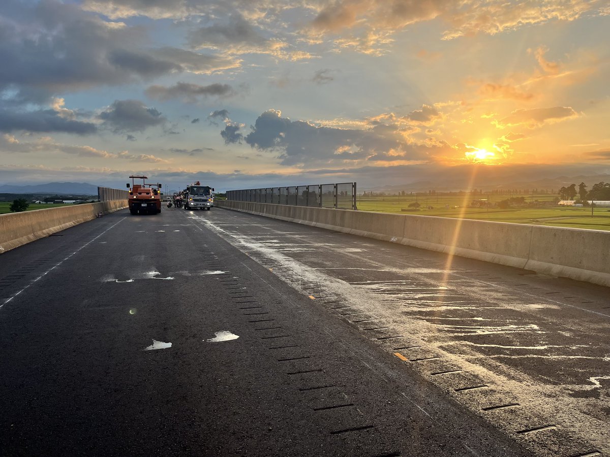 asahihodo_'s tweet photo. 日本海東北自動車道メンテナンス工事
完了しました🫡
皆さまのご理解とご協力のおかけで、
無事に工事を終えることができました😊
ありがとうございました✨
完成動画も近日公開予定です🎥 https://t.co/Om09npIShb