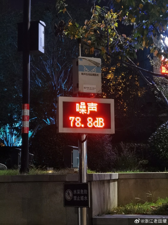 ThuTeeter's tweet photo. [跨城也能共享同杯奶茶！今晚和屏幕那头的你视频碰杯，晚风替我摸了摸你的头]， https://t.co/jbMFXhKQFv