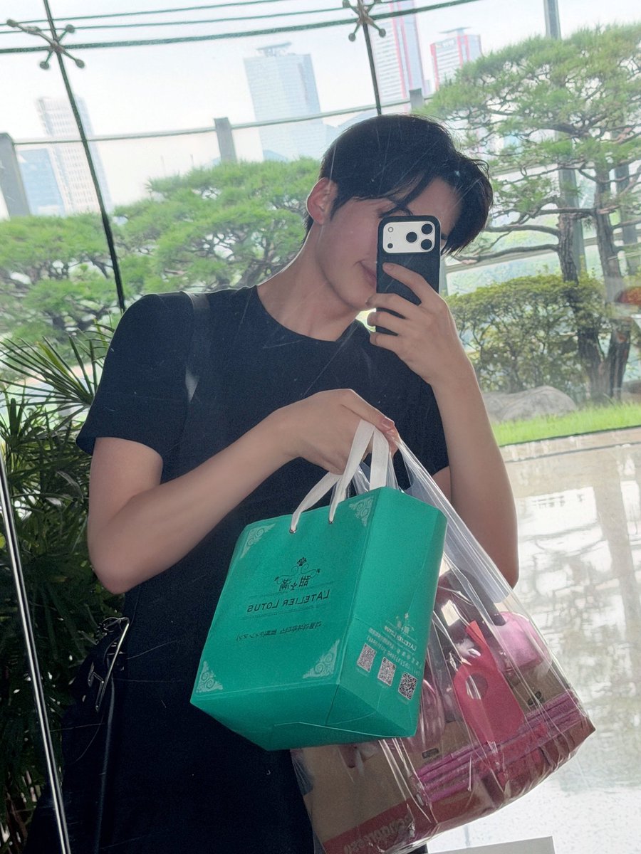 mypluffycloud's tweet photo. 오곡라떼 인증샷 왔다ㅋㅋㅋㅋㅋㅋㅋㅋㅋㅋㅋ https://t.co/jb23oDWTx8