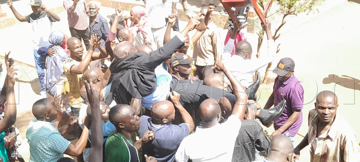 newvisionwire's tweet photo. LC1 Elections 2026 π³οΈπΊπ¬: Trade order concerns are being cited as a factor in the NRM's loss of the LC1 seat in Lwakhakha Cell, Industrial City Division, Mbale City, where FDC candidate Siriji Luledi has won the election.
#LCElections | #VisionUpdates
Photos by Paul Watala https://t.co/Qm5aWdLmEM