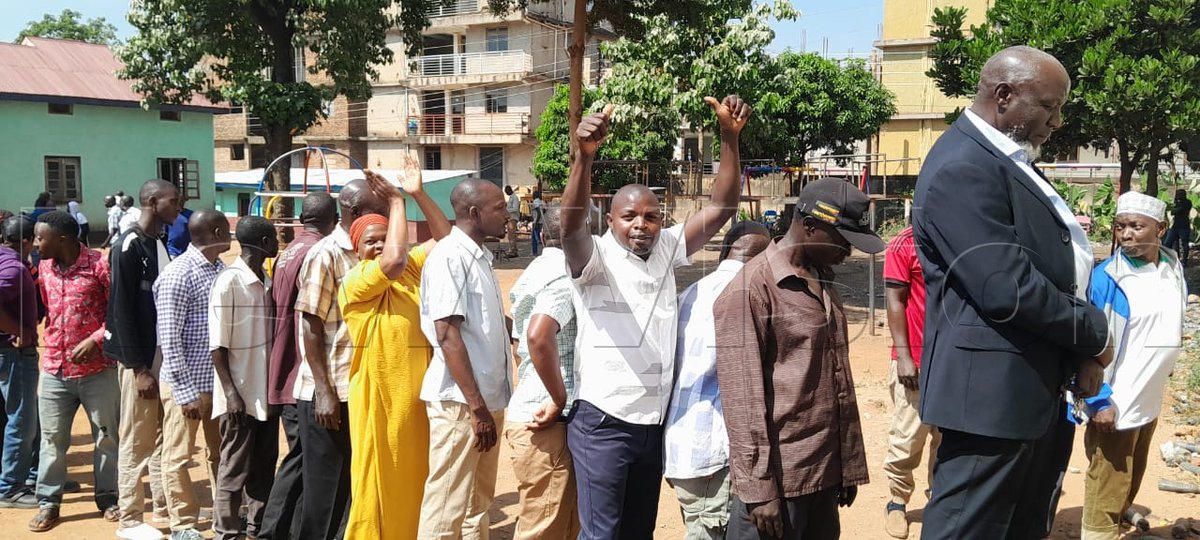 newvisionwire's tweet photo. LC1 Elections 2026 π³οΈπΊπ¬: Trade order concerns are being cited as a factor in the NRM's loss of the LC1 seat in Lwakhakha Cell, Industrial City Division, Mbale City, where FDC candidate Siriji Luledi has won the election.
#LCElections | #VisionUpdates
Photos by Paul Watala https://t.co/Qm5aWdLmEM