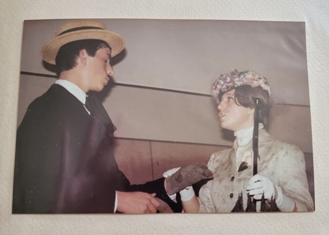 V3NATRIX's tweet photo. Comment te dire, sans te le dire, que pendant mon adolescence, en plus de faire beaucoup de musique, j’ai aussi fait du théâtre… et même des spectacles de cabaret ? ✨

#Vintage #ThrowbackCollector #MyPhoto 😁 https://t.co/6GvSPDjrS8