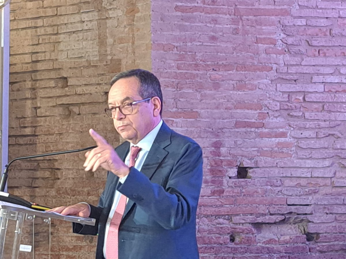 unioncamere's tweet photo. L'intervento di Giuseppe Tripoli, segretario generale di #Unioncamere, all'evento di lancio della Presidenza Italiana EUSAIR, in corso ad Unioncamere: "Il #sistemacamerale ha creduto fin dall'inizio alla integrazione economica come chiave di sviluppo dell'area Adriatico Ionica. Il Forum che unisce le #cameredicommercio dei diversi Paesi dell'area ha portato avanti tante iniziative per sostenere le #PMI, l'integrazione dei settori economici, lo sviluppo delle #infrastrutture. Unioncamere e il #sistemacamerale sono a disposizione per collaborare con la presidenza italiana di @EusairPoint per dare ulteriore impulso alla cooperazione".
