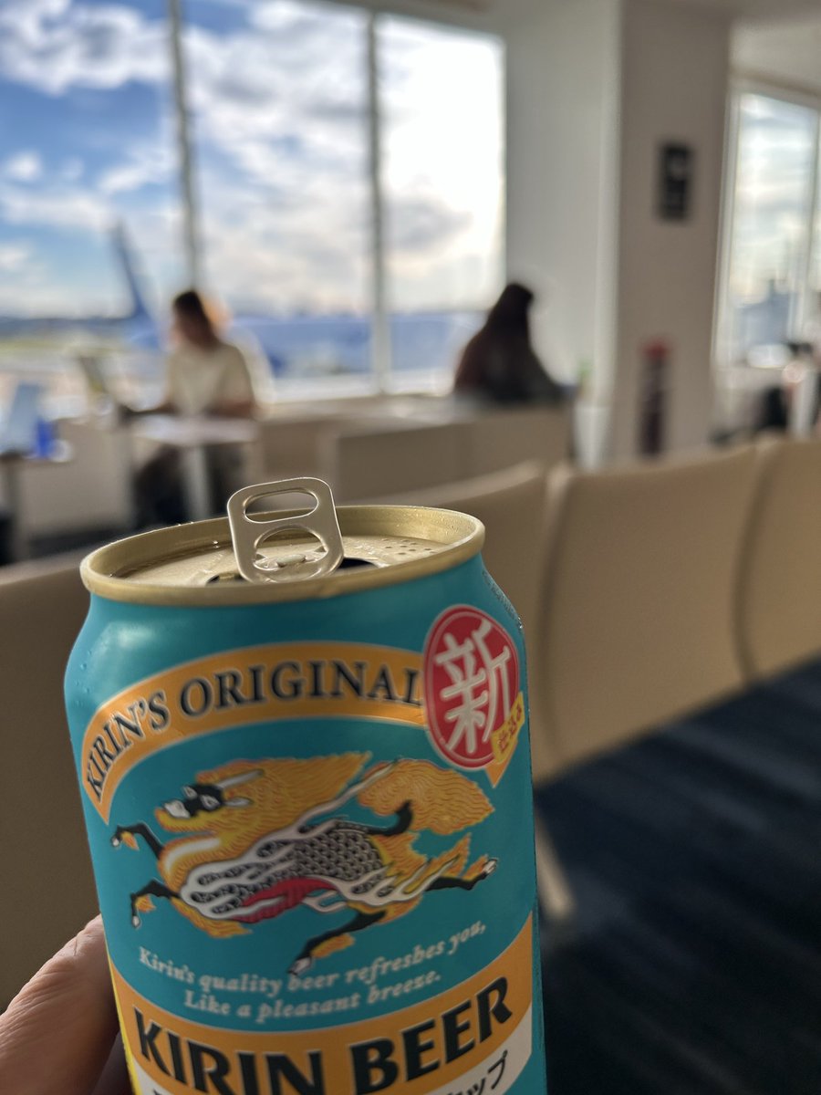 enocolo's tweet photo. 無事に乗れそう。福岡空港は平穏です．お疲れさまです https://t.co/ViFV1edrYt