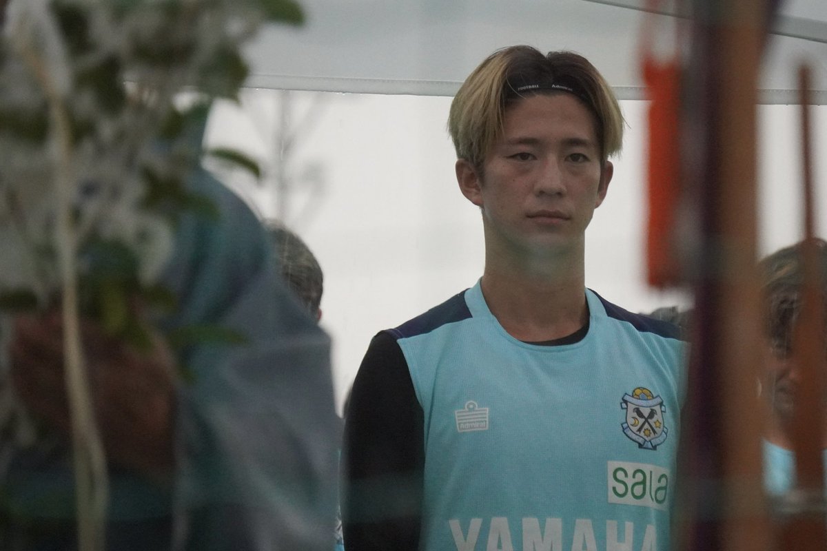 fbvps0930's tweet photo. 本日は大久保グラウンドで必勝祈願を行いました。
また今季のキャプテン就任が発表された #藤原健介 選手は、「山田大記さんや大井健太郎さんとかがつけていたキャプテンマークを自分がつける想像はつかなかったけど、責任を持って、チームをしっかりと引っ張って、必ずJ1に昇格させたい」と決意を語りました。名前の挙がった”主将の先輩たち”にはちゃんとラインで報告をしたみたいです！
#ジュビロ磐田
#必勝祈願
#見付天神矢奈比賣神社