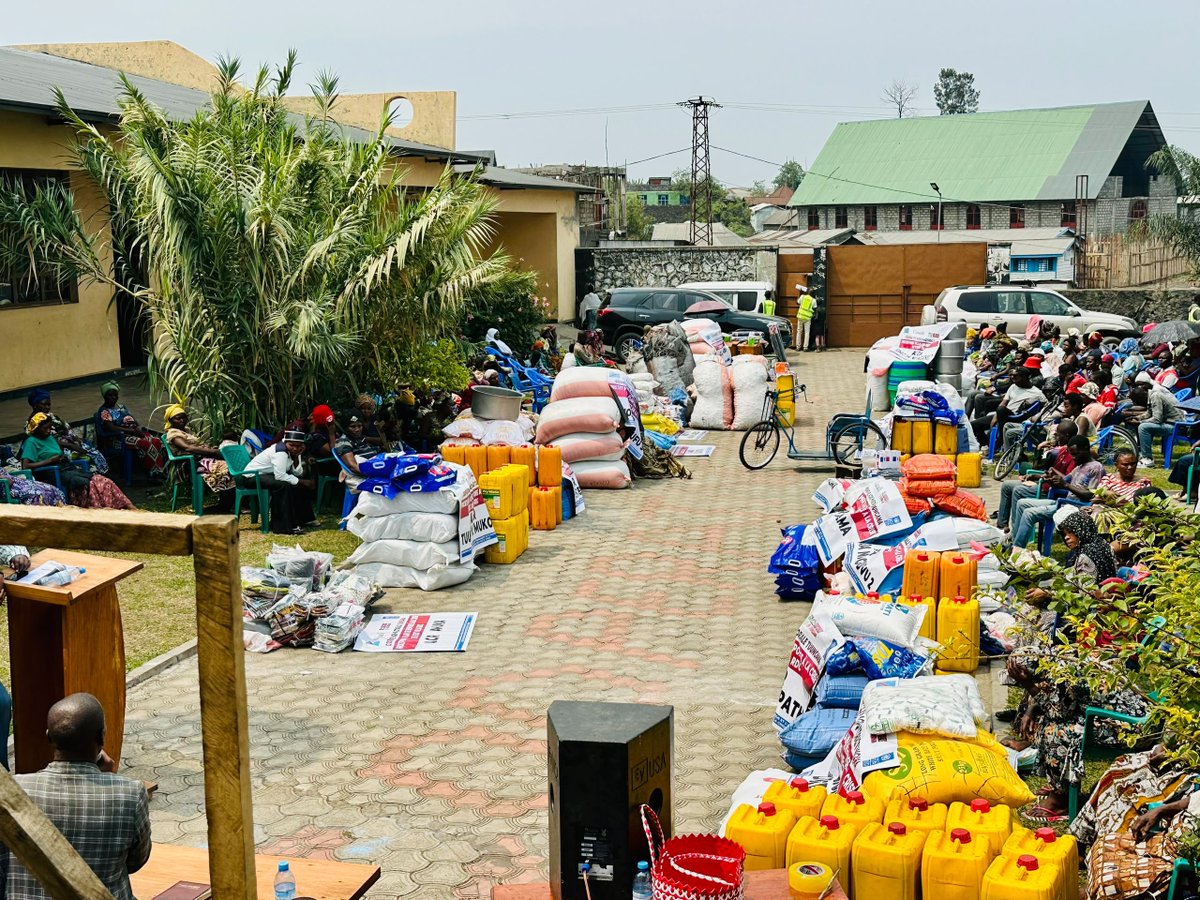 CapmTuungana's tweet photo. En direct: Cérémonie officielle à Sake, Nord-Kivu
Remise des kits AGR (Activités Génératrices de Revenus) aux bénéficiaires du Projet Plan de Réponse à la Crise à l'Est de la RDC (CRP), en collaboration avec le @PNUDRDC  et @CanadaRDC .

Un appui concret pour relancer les moyens de subsistance des communautés affectées. 🇨🇩
#CRP #Relèvement #AGR #RDC