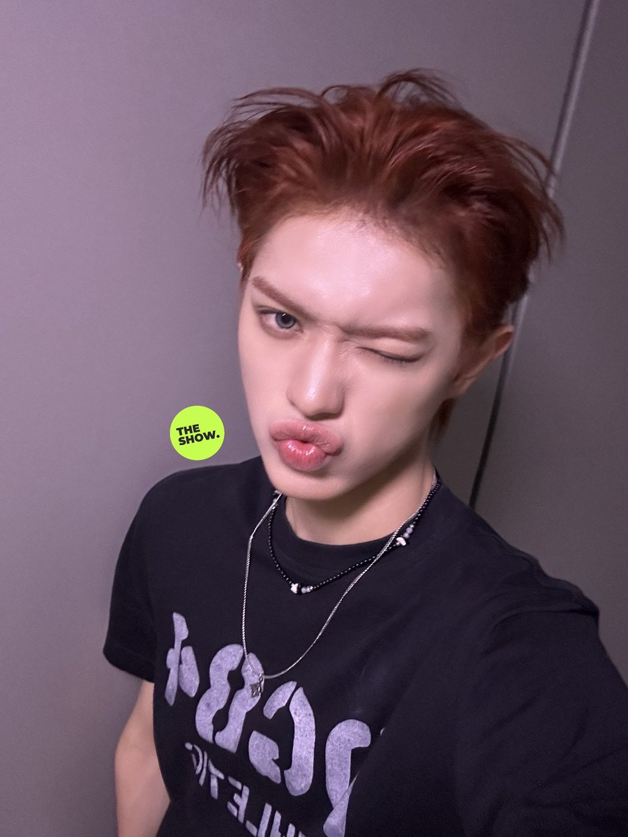 kko_ni_'s tweet photo. 요즘 윙크에 빠졋나 자주하는거 같음ㅋㅋ https://t.co/jgpnveXZ6c